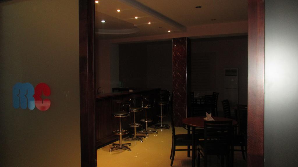 Max Comfort Hotel Kutaisi Esterno foto