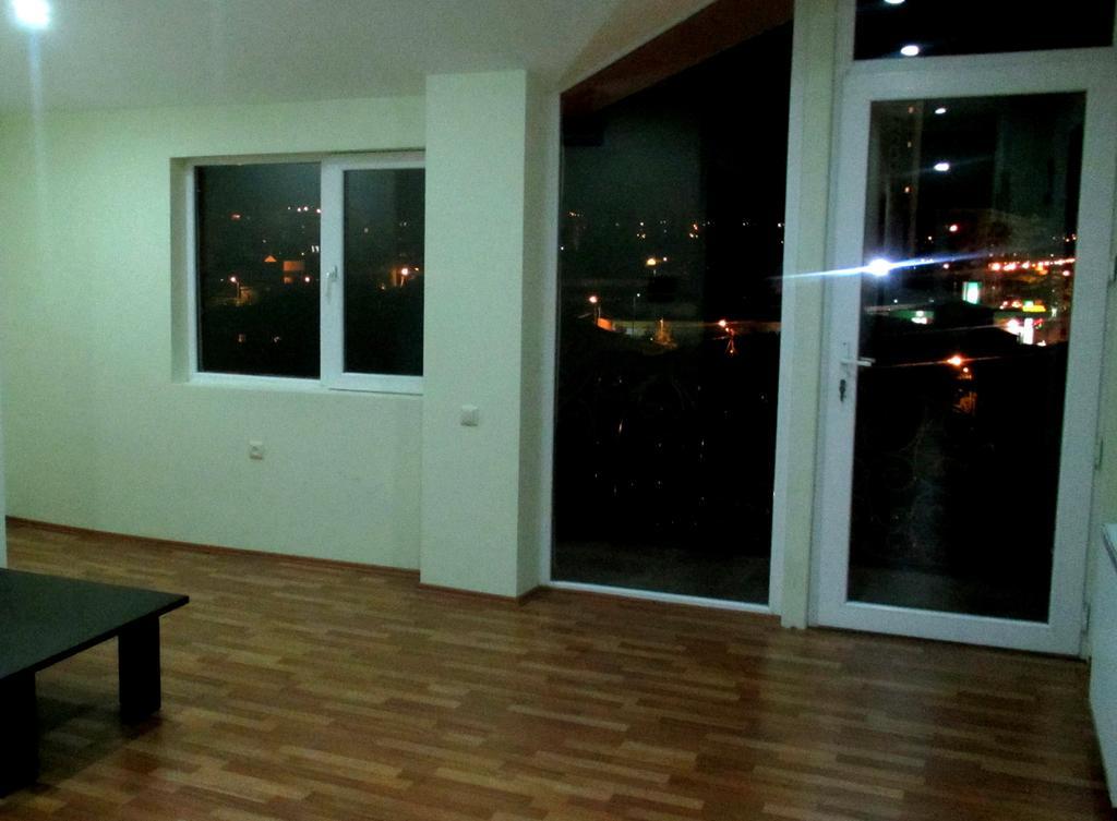 Max Comfort Hotel Kutaisi Esterno foto