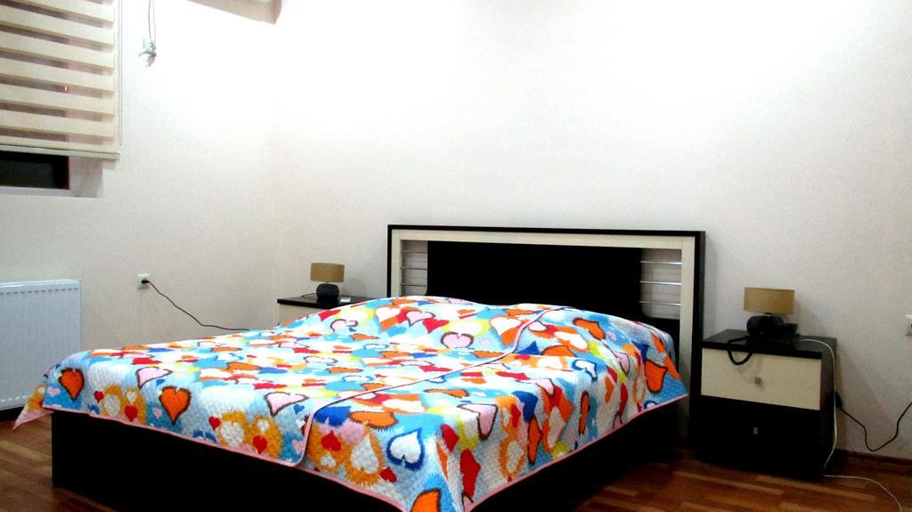 Max Comfort Hotel Kutaisi Esterno foto