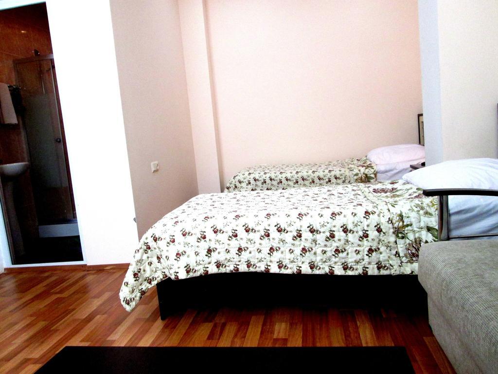 Max Comfort Hotel Kutaisi Esterno foto