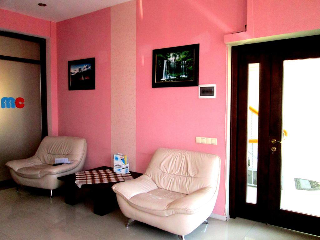 Max Comfort Hotel Kutaisi Esterno foto