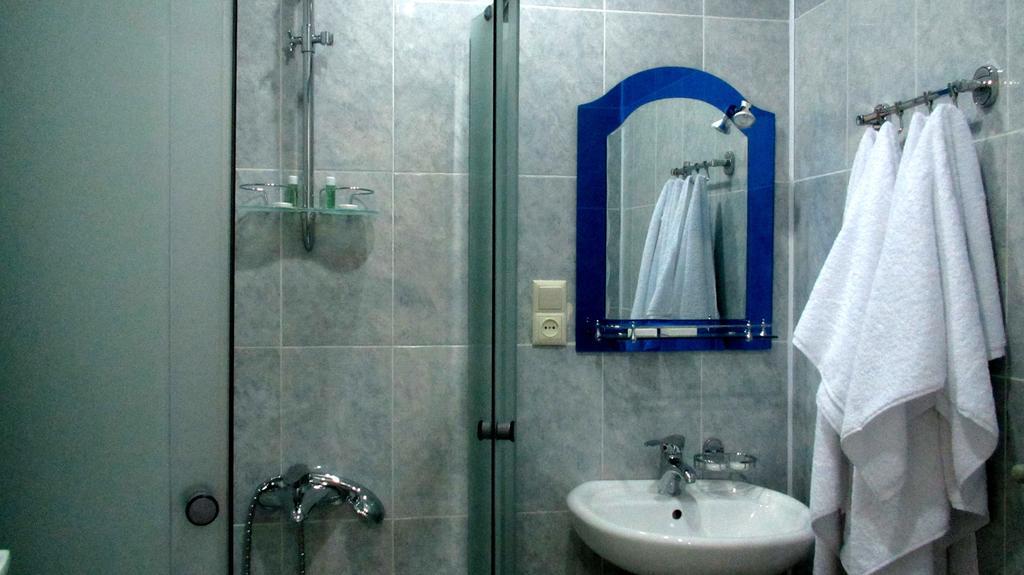 Max Comfort Hotel Kutaisi Esterno foto